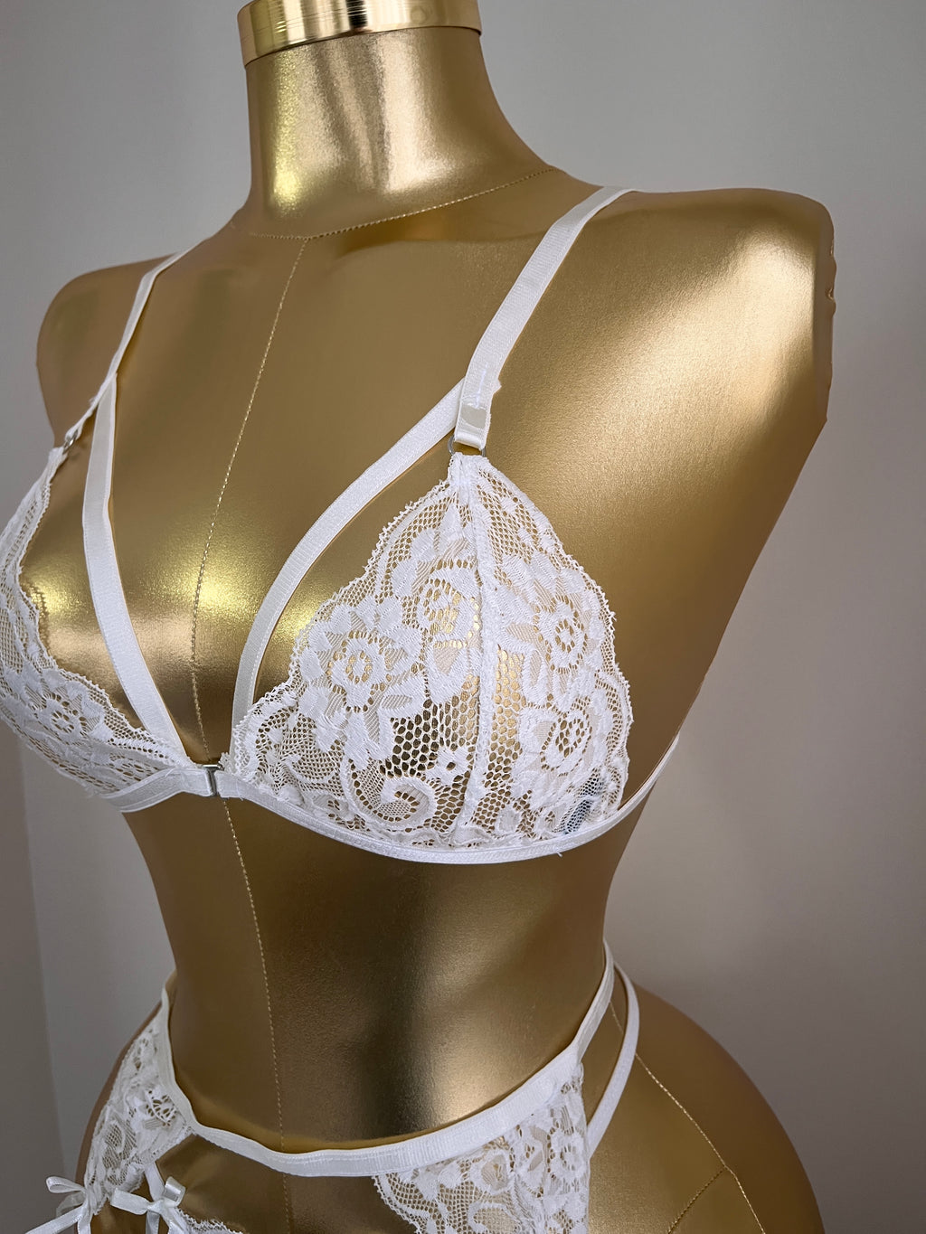 Premium Seri: Floral Dantel Detaylı Lüks Beyaz Jartiyer Seti 🕊️ 12001